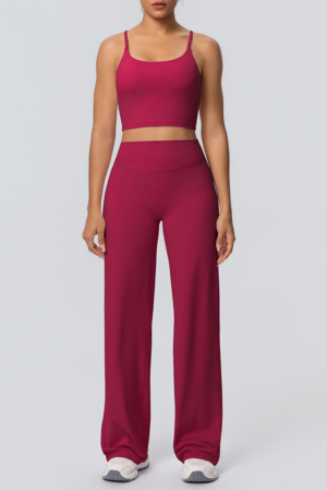Women's solid color sportswear set.